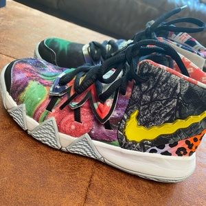 Nike Kybrid S2 GS Pineapple Youth Size 13C Sneakers Sponge Bob DA2322-900.